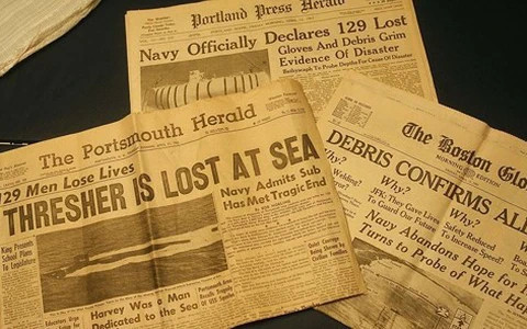 Giấy báo cũ dùng làm cát vệ sinh cho mèo